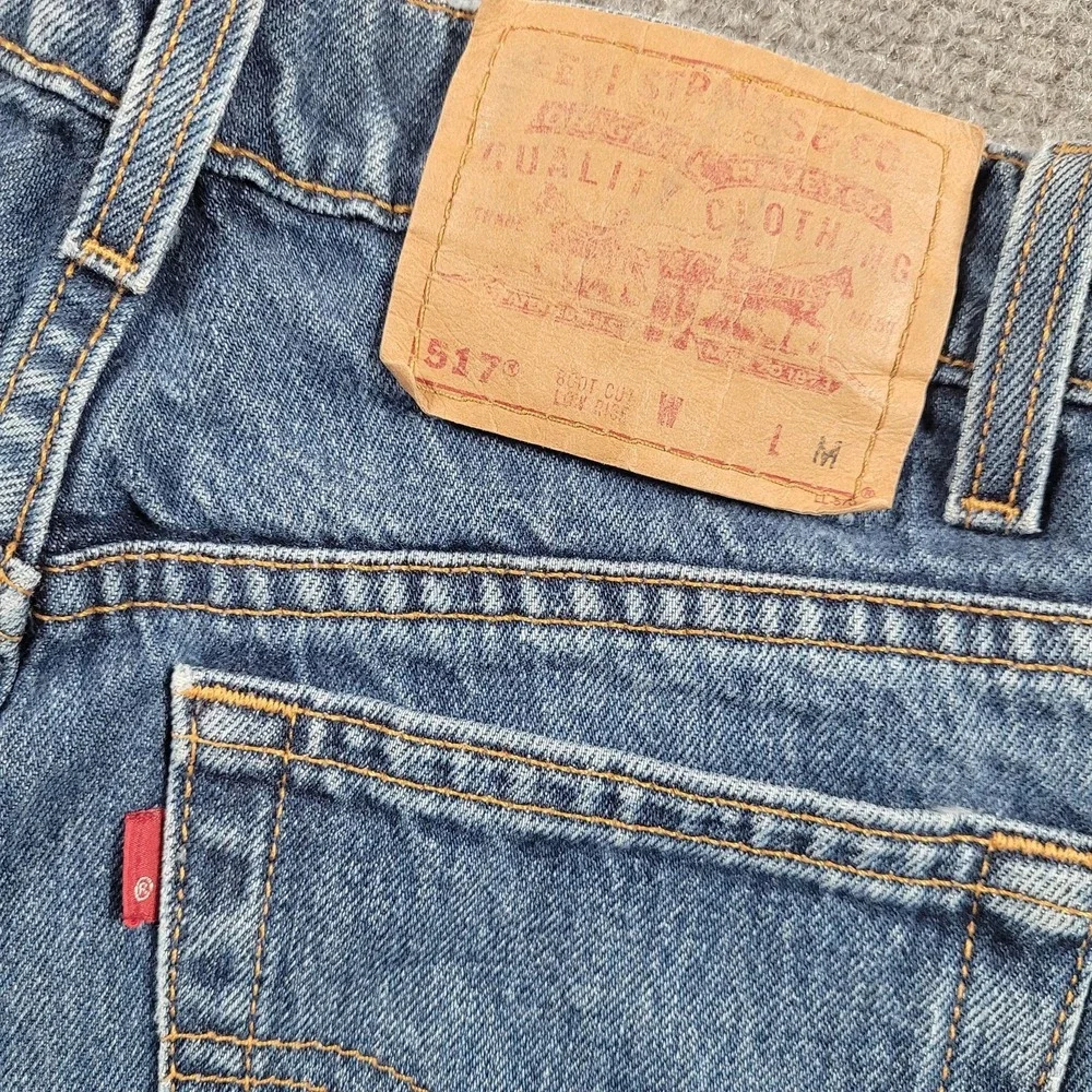 Levis‎ 517 Cutoff Shorts Womens 26 Blue Denim Distressed Raw Hem Casual Summer